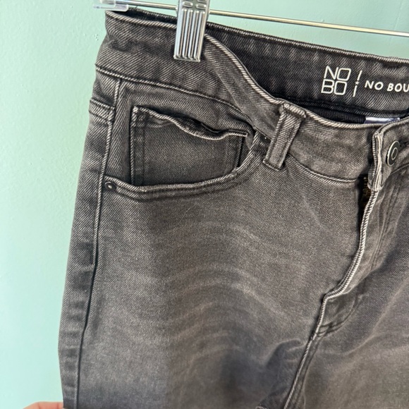 No Boundaries Charcoal/Black Straight Denim Distressed Jeans Size 11 - Picture 6 of 11
